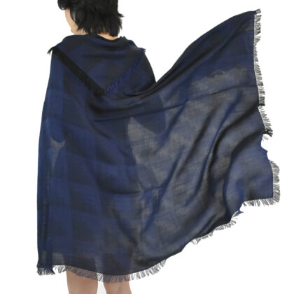 ผ้าพันคอ Triangle Blue Black