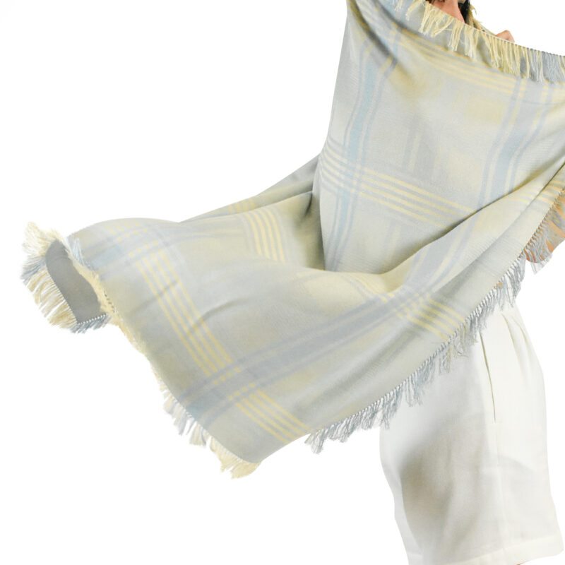 ผ้าพันคอ Check Square Beige Light Blue